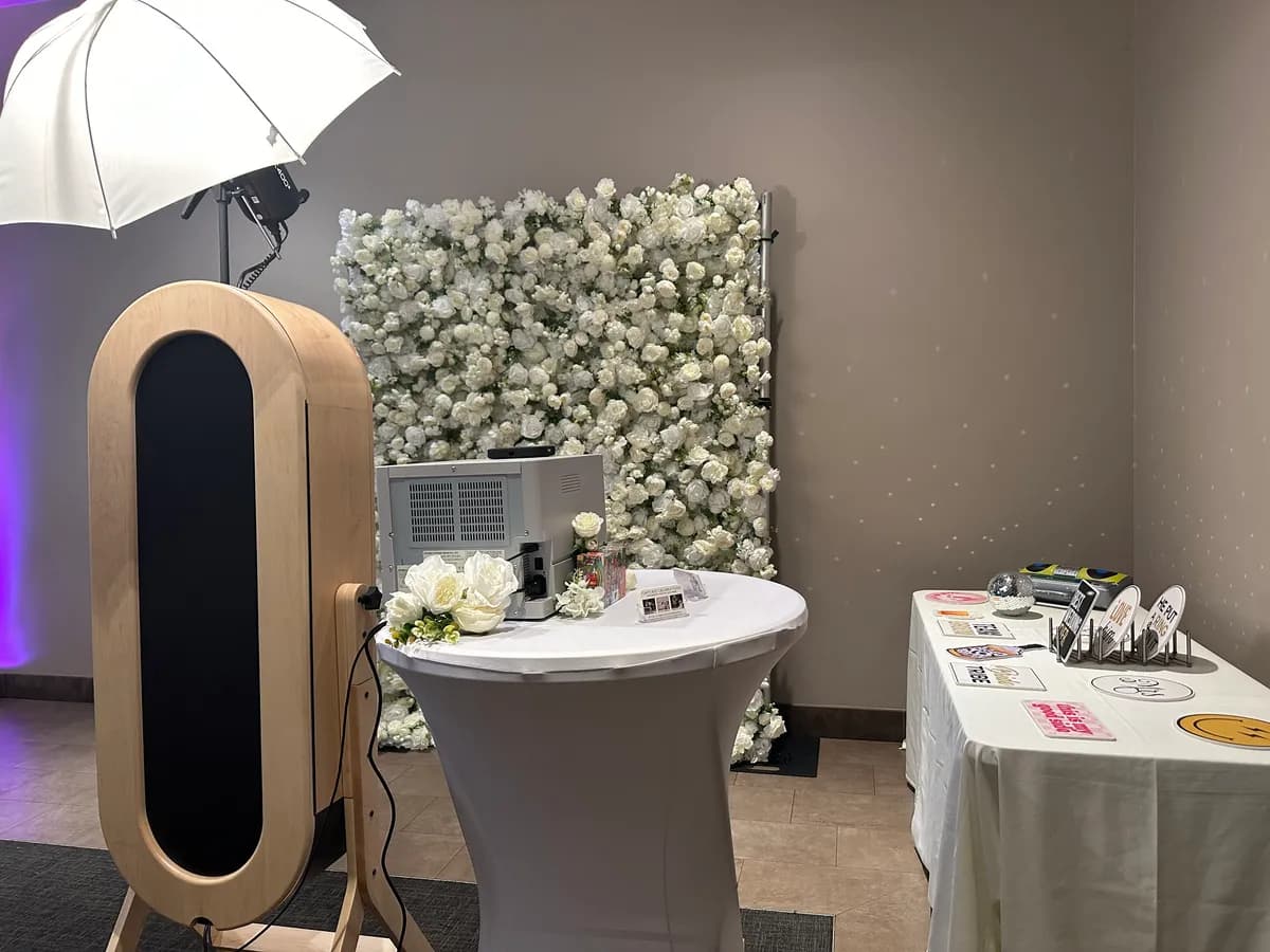 Vintage Photo Booth Rentals: Retro Never Goes Out of Style — Captured Celebrations Los Angeles photo booth blog