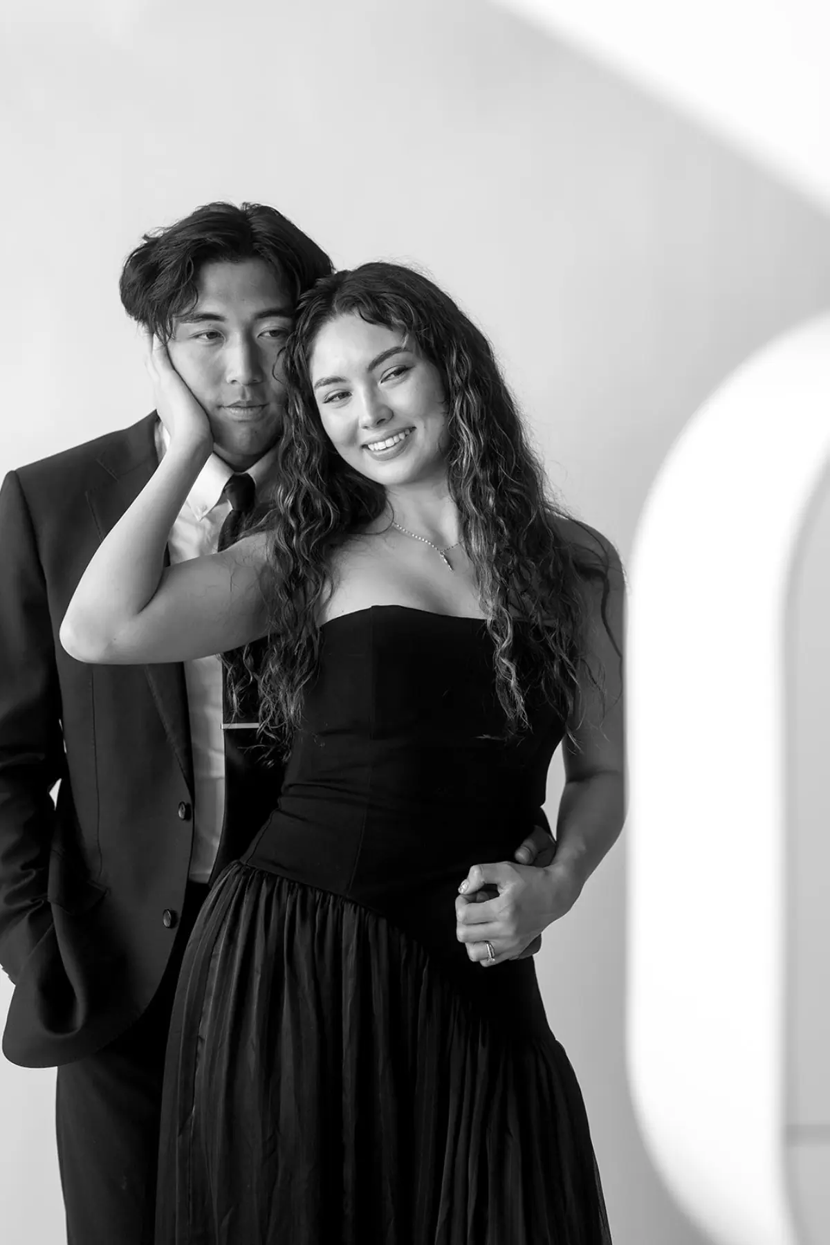 Glam photo booth black and white couple portrait