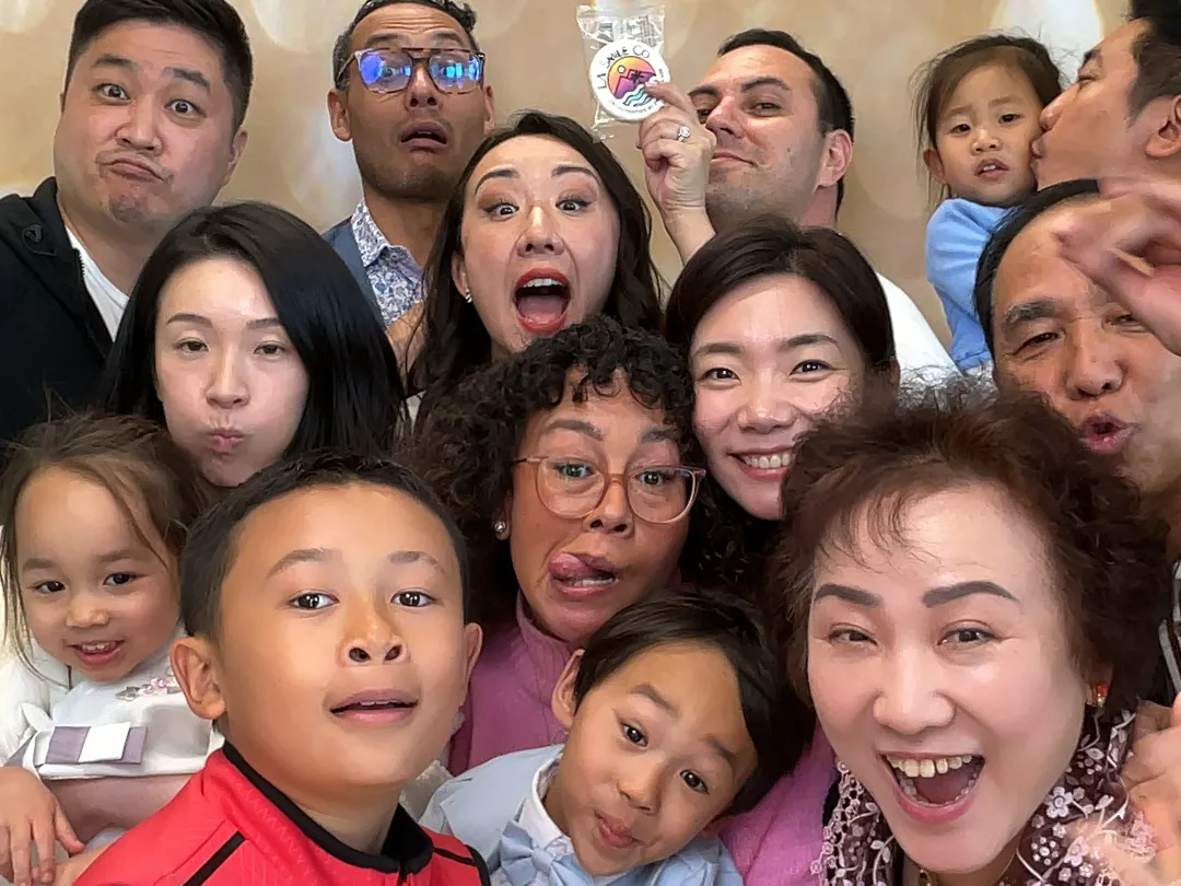 Large group playful photo booth portraits